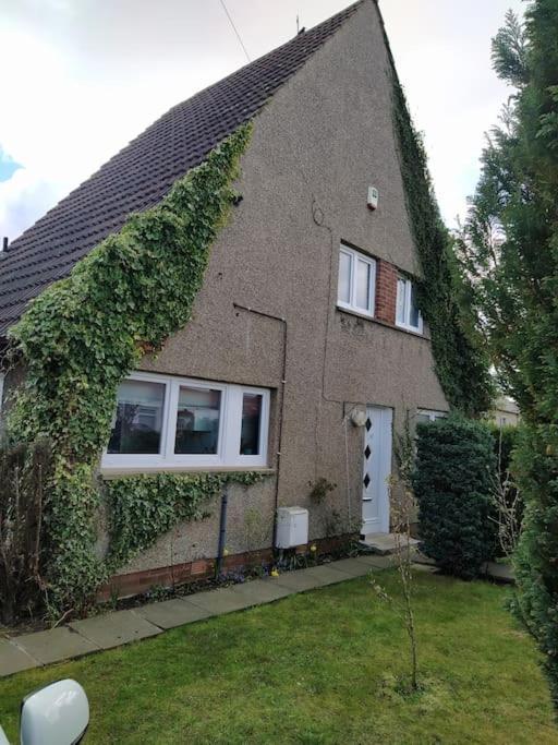 Self Catering Studio Flat Appartement Edinburgh Buitenkant foto