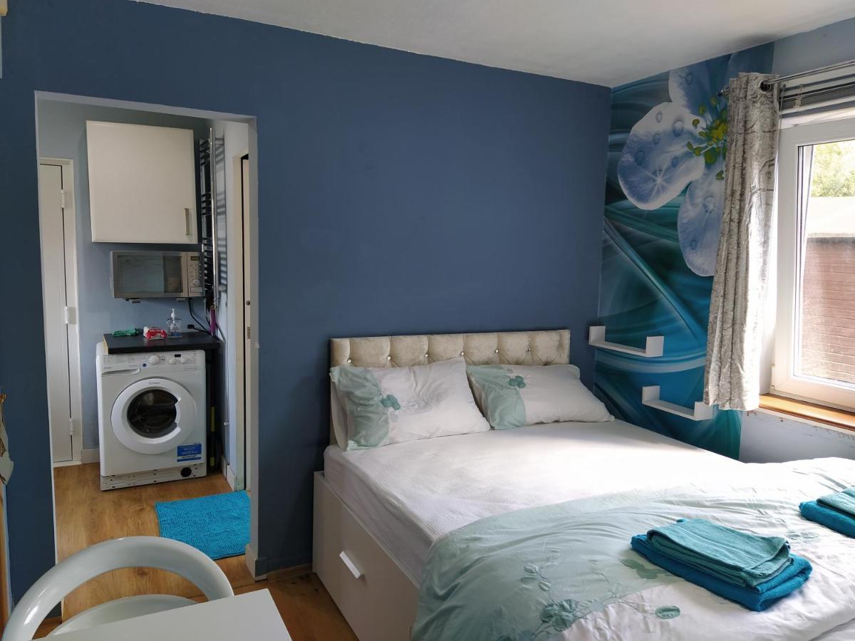 Self Catering Studio Flat Appartement Edinburgh Buitenkant foto