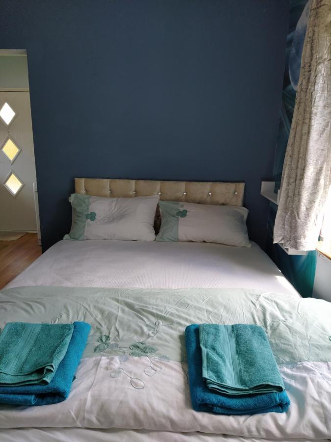 Self Catering Studio Flat Appartement Edinburgh Buitenkant foto