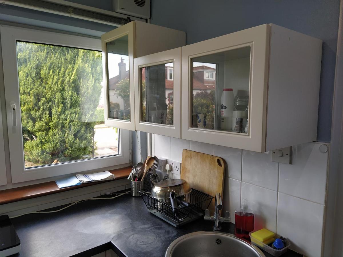 Self Catering Studio Flat Appartement Edinburgh Buitenkant foto