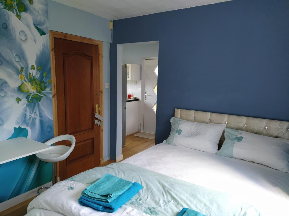 Self Catering Studio Flat Appartement Edinburgh Buitenkant foto
