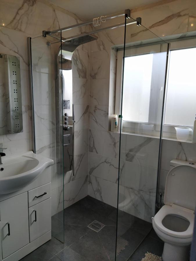 Self Catering Studio Flat Appartement Edinburgh Buitenkant foto