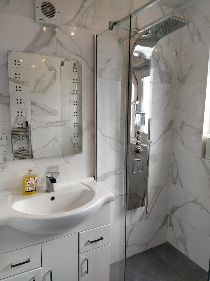 Self Catering Studio Flat Appartement Edinburgh Buitenkant foto